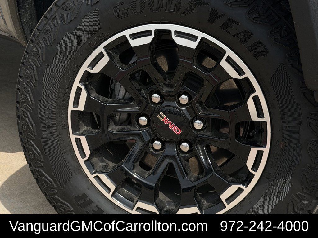 New 2026 GMC Canyon AT4 w/ Technology Plus Package AWD/4WD image 9