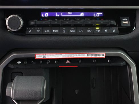 Used 2026 Toyota Sequoia Limited AWD/4WD image 20