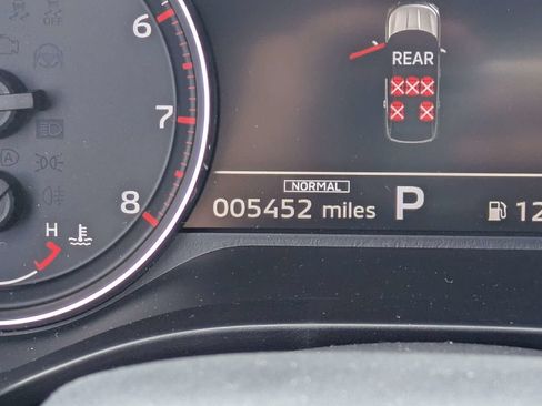 Used 2025 Mitsubishi Outlander ES FWD image 32