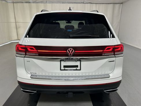 Used 2024 Volkswagen Atlas SE AWD/4WD image 21