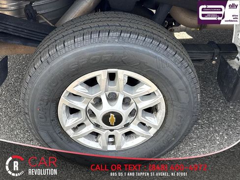 Used 2024 Chevrolet Silverado 2500 LT AWD/4WD image 47