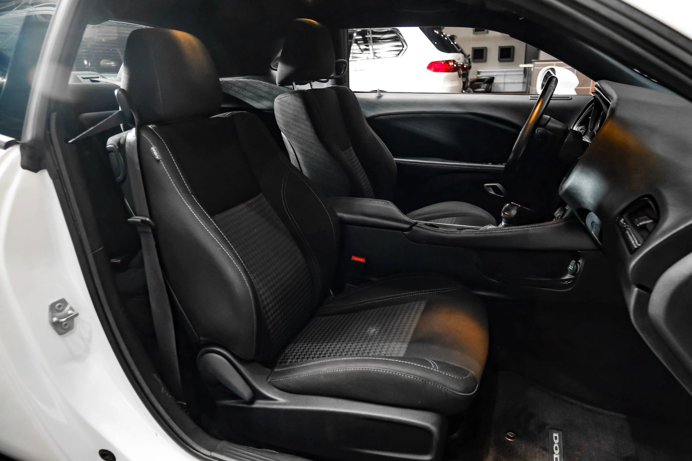 Used 2016 Dodge Challenger SXT RWD image 32