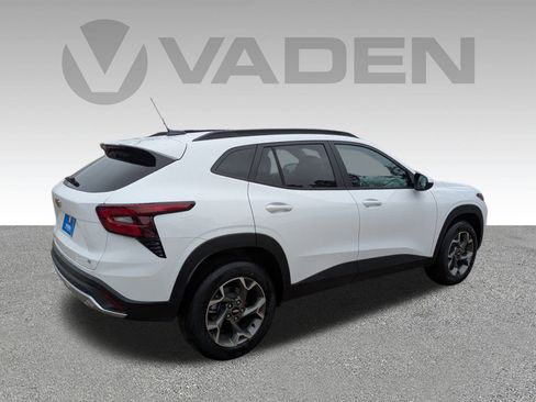 New 2026 Chevrolet Trax LT image 24