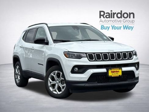 Used 2024 Jeep Compass Latitude AWD/4WD image 1