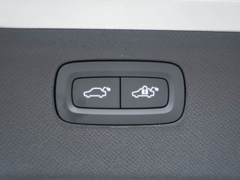 New 2025 Volvo XC90 T8 Ultra w/ Protection Package Premier image 10