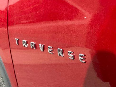 Used 2023 Chevrolet Traverse LT image 11