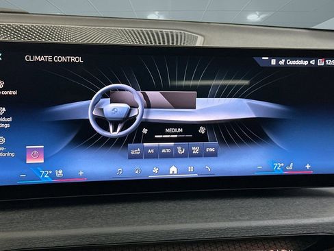 Used 2025 BMW 330i Sedan w/ Convenience Package image 24