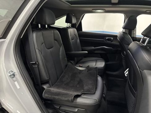 Used 2023 Kia Sorento X-Line EX image 32