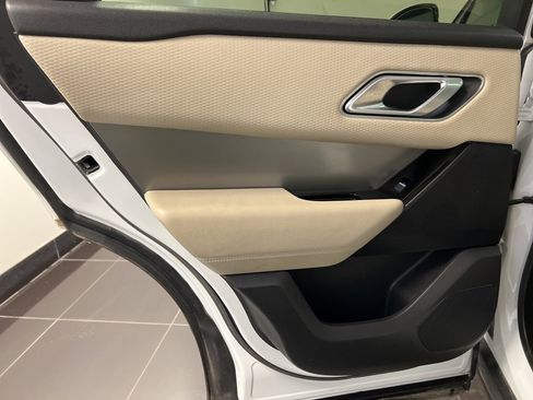 Used 2020 Land Rover Range Rover Velar S image 33