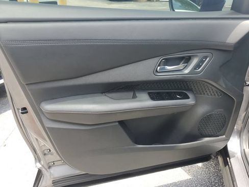 Used 2023 Nissan Ariya FWD image 13