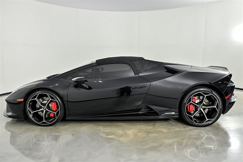 Used 2020 Lamborghini Huracan EVO RWD image 12