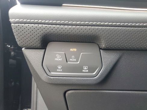 New 2026 Volkswagen Atlas Cross Sport SEL Premium R-Line image 29