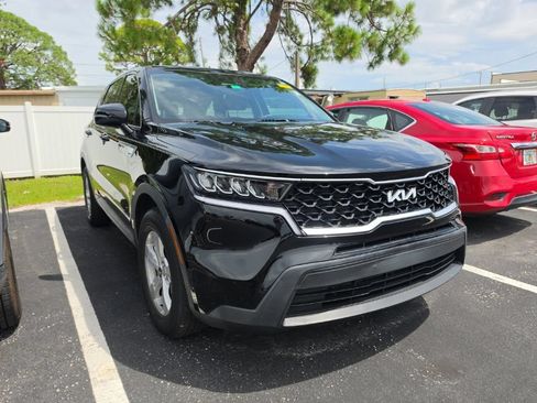 Certified 2023 Kia Sorento LX FWD image 2