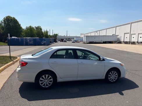 Used 2013 Toyota Corolla LE FWD image 4
