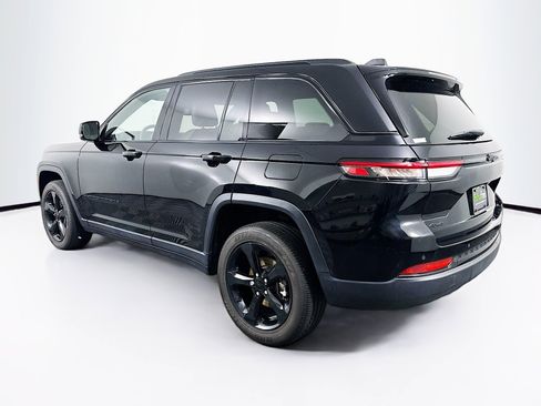 Used 2023 Jeep Grand Cherokee Altitude AWD/4WD image 5