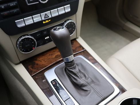 Used 2013 Mercedes-Benz C 300 4MATIC Sedan image 24