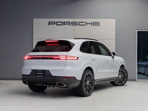Certified 2026 Porsche Cayenne image 7