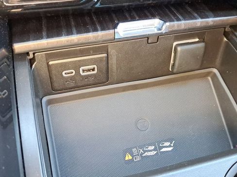 Used 2023 GMC Yukon Denali image 27