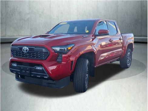 Used 2024 Toyota Tacoma TRD Sport image 3