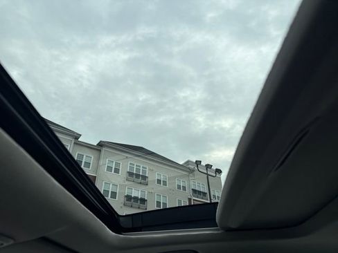 Used 2024 Honda Accord EX image 12