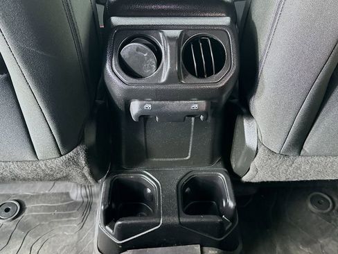 Used 2018 Jeep Wrangler Unlimited Sport S image 21