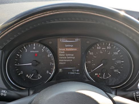 Used 2017 Nissan Rogue SV image 20