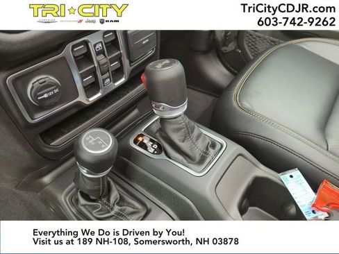 New 2025 Jeep Wrangler Sport S image 24