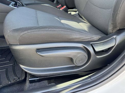 Used 2021 Hyundai Accent SE image 18