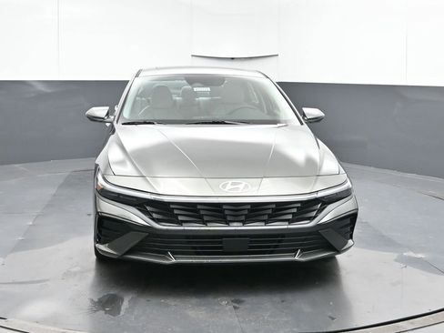 New 2026 Hyundai Elantra Limited image 8