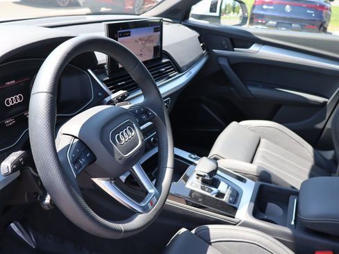 Used 2024 Audi Q5 2.0T Prestige w/ Prestige Package AWD/4WD image 9