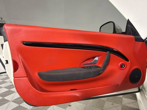 Used 2018 Maserati GranTurismo MC image 18