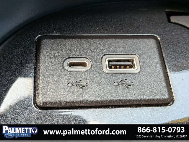 Used 2023 Cadillac Escalade Premium Luxury AWD/4WD image 23