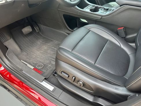 Used 2023 GMC Acadia SLT w/ Elevation Edition image 28