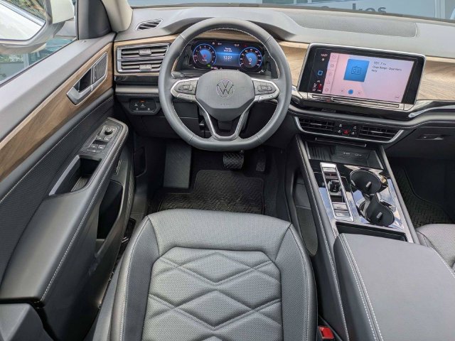 New 2026 Volkswagen Atlas SE FWD image 17