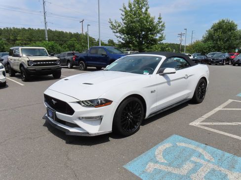 Used 2019 Ford Mustang GT Premium w/ GT Performance Package RWD image 4