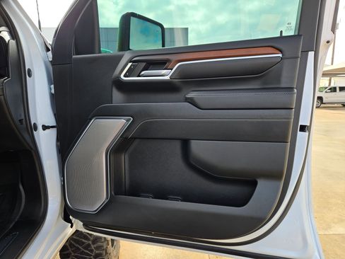 Used 2024 GMC Sierra 2500 Denali w/ Denali Reserve Package image 30