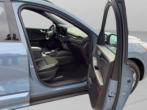 Used 2024 Ford Escape ST-Line w/ Equipment Group 301A image 19