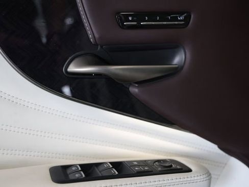 Used 2019 Lexus LS 500 AWD image 25