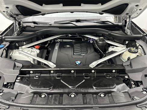 Used 2022 BMW X5 xDrive40i w/ Parking Assistance Package image 20