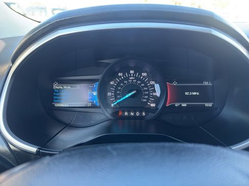 Used 2019 Ford Edge SEL w/ Equipment Group 201A image 9