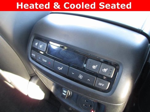 Used 2021 Hyundai Palisade Limited image 25