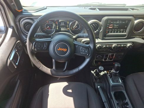 Used 2022 Jeep Wrangler Unlimited Sport AWD/4WD image 21