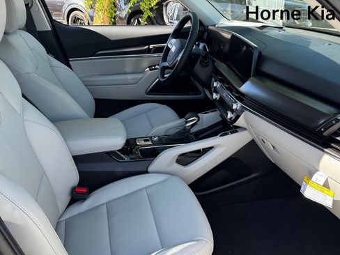 New 2025 Kia Telluride S image 19