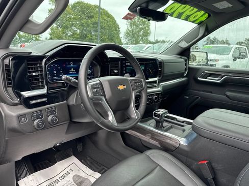Used 2023 Chevrolet Silverado 1500 LTZ w/ Technology Package AWD/4WD image 17