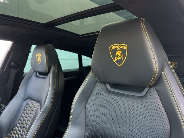Used 2020 Lamborghini Urus AWD/4WD image 16