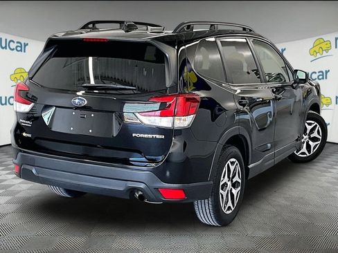 Used 2022 Subaru Forester Premium AWD/4WD image 6