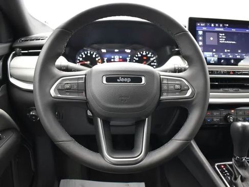 Used 2025 Jeep Compass Limited AWD/4WD image 20