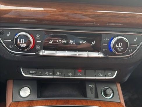 Used 2021 Audi Q5 Prestige w/ Prestige Package AWD/4WD image 16