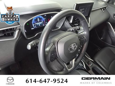 Used 2023 Toyota Corolla Cross XLE w/ Convenience Package AWD/4WD image 16