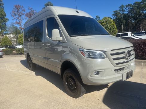 Used 2024 Mercedes-Benz Sprinter 2500 image 1